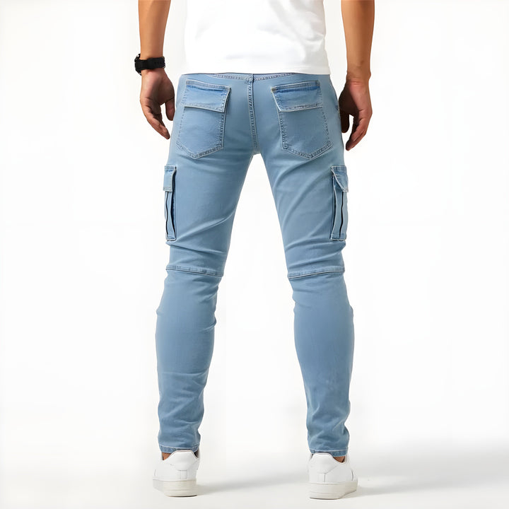 Pantalon cargo homme, couleur neutre, coupe décontractée moderne, look urbain et confortable.