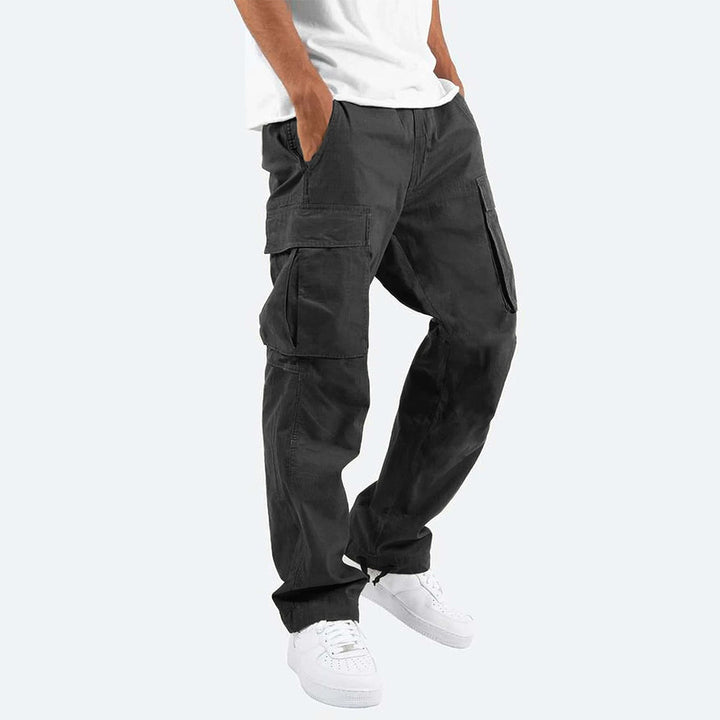 Pantalon cargo homme moderne, poches multiples, coupe élégante et confortable.