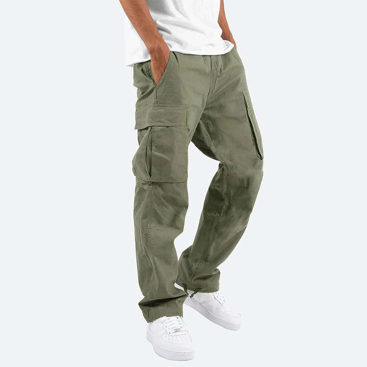 Pantalon cargo homme moderne, poches multiples, coupe élégante et confortable.