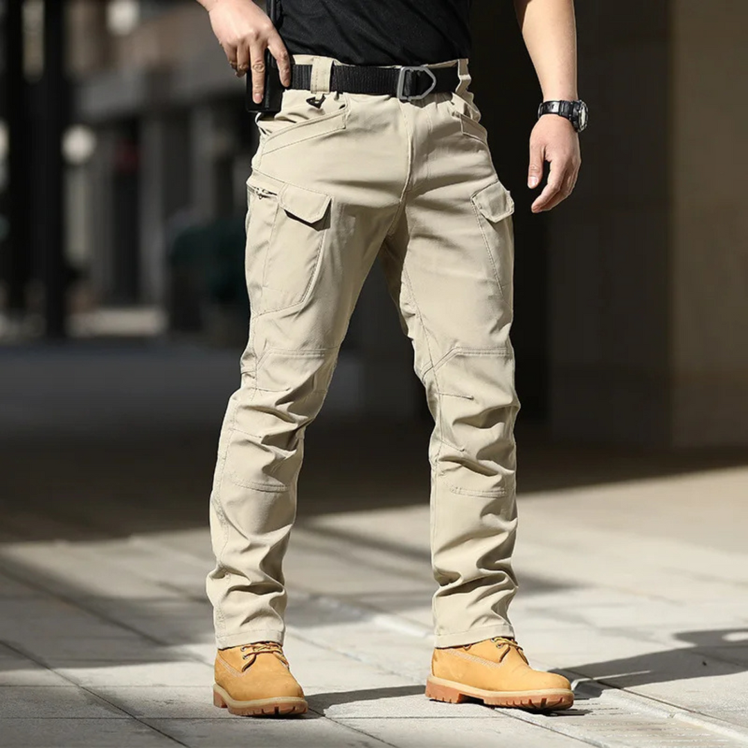 Pantalon cargo homme stylé, multipoches, parfait pour une mode masculine décontractée et tendance.