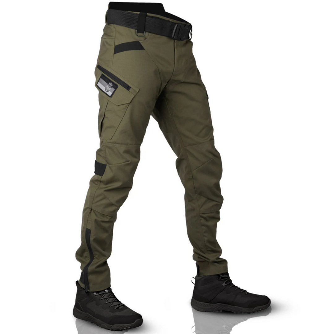 Pantalon cargo homme résistant, noir, doté de nombreuses poches fonctionnelles pour une praticité maximale.