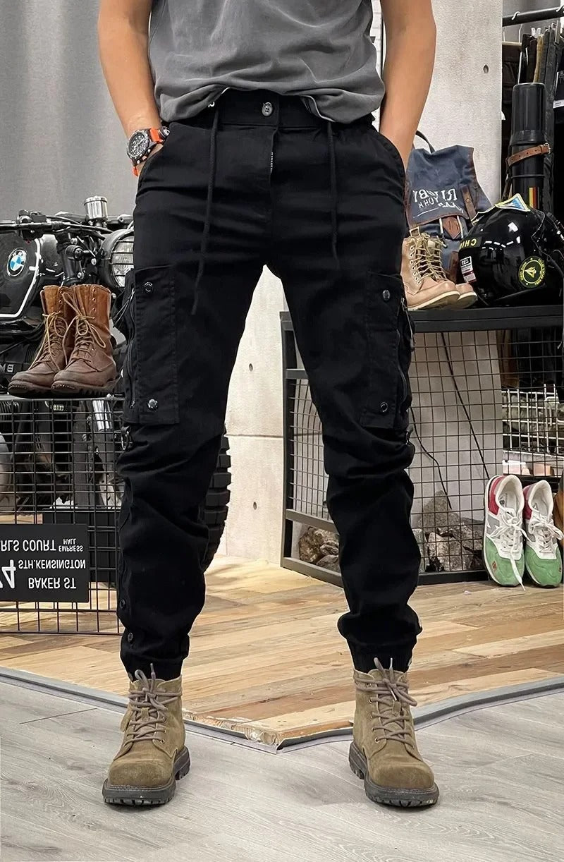 Pantalon cargo homme stretch, coupe moderne, poches multiples. Confort et style pour un look décontracté.