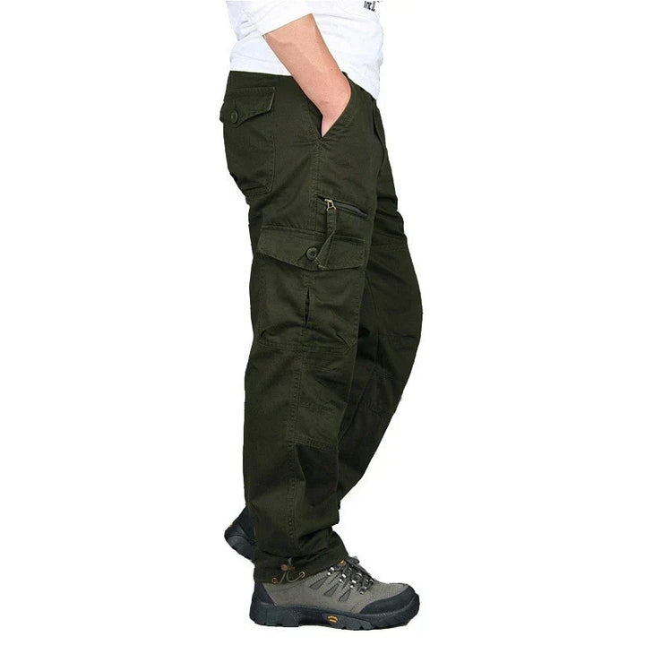 Pantalon cargo homme, style décontracté.  Poches multiples, coupe moderne et confortable.  Parfait pour tous les jours.