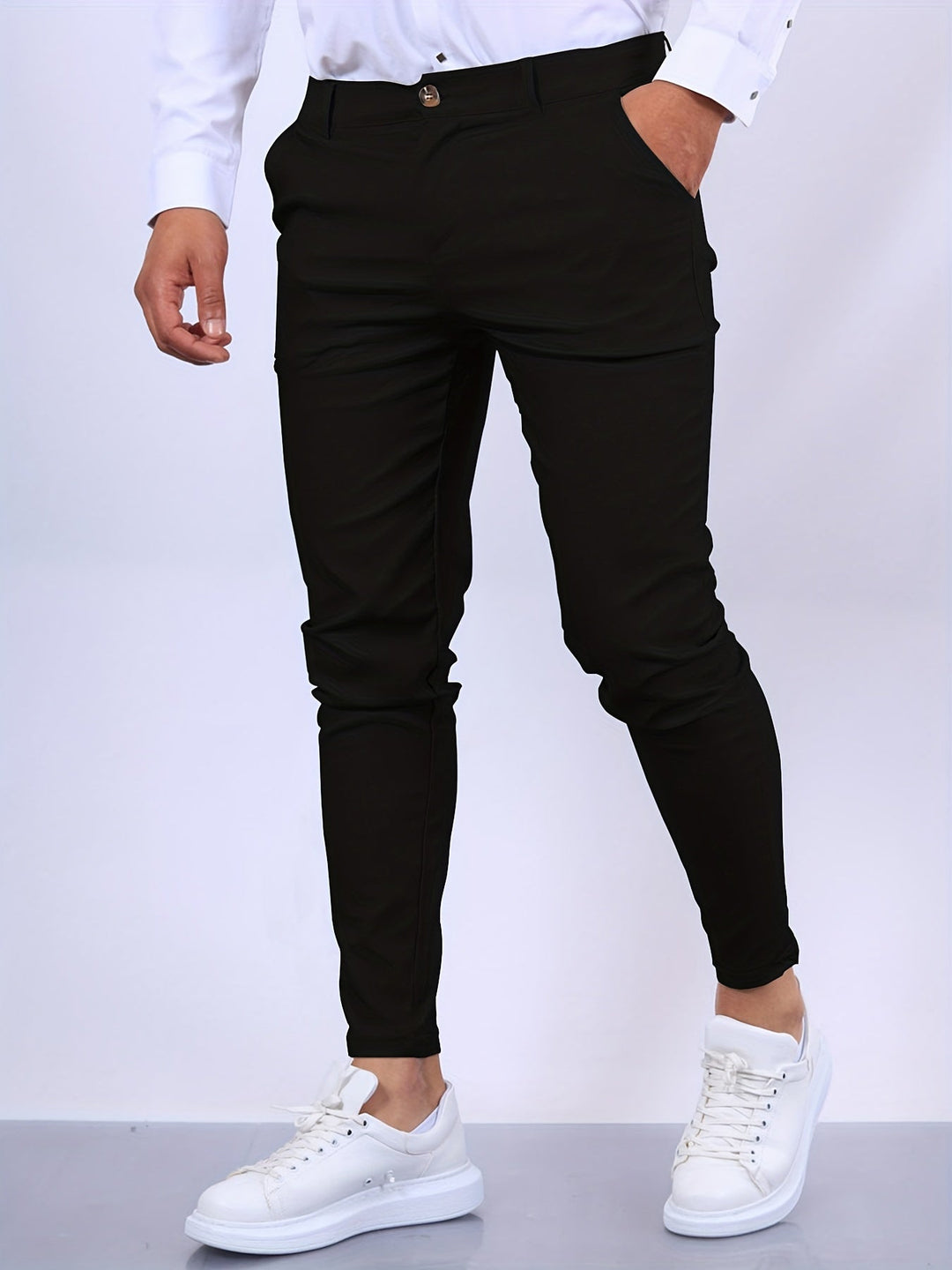 Chino slim pour homme, confortable et polyvalent, look casual-chic tendance.