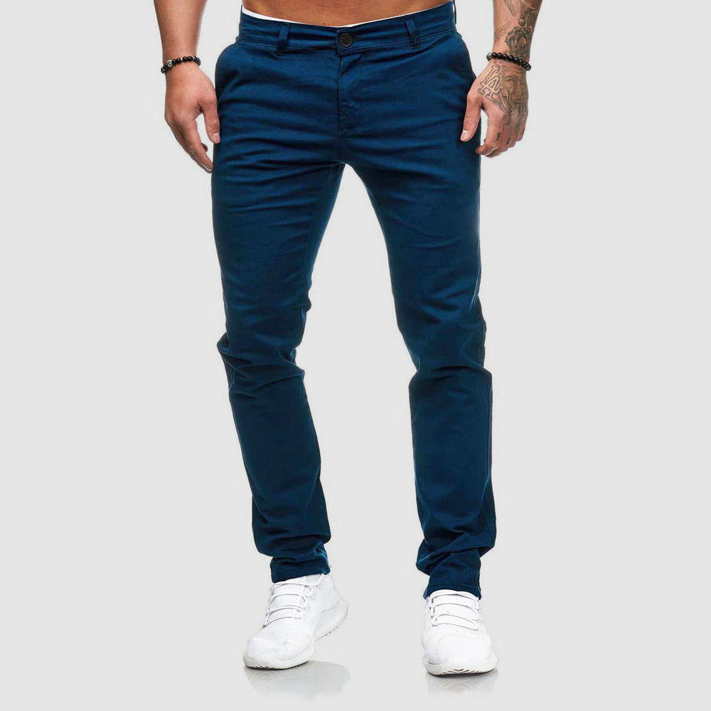 "Pantalon chino urbain homme, coupe ajustée, tissu doux, couleur khaki, style élégant et confortable."