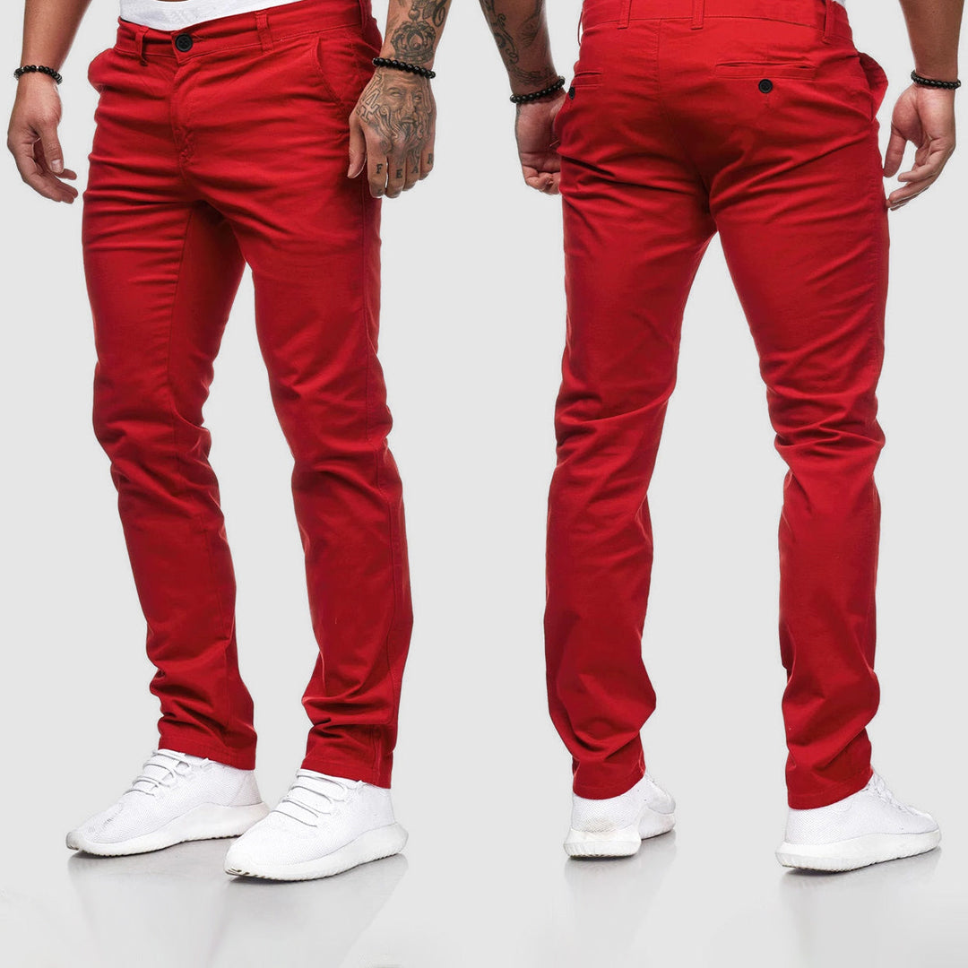 "Pantalon chino urbain homme, coupe ajustée, tissu doux, couleur khaki, style élégant et confortable."