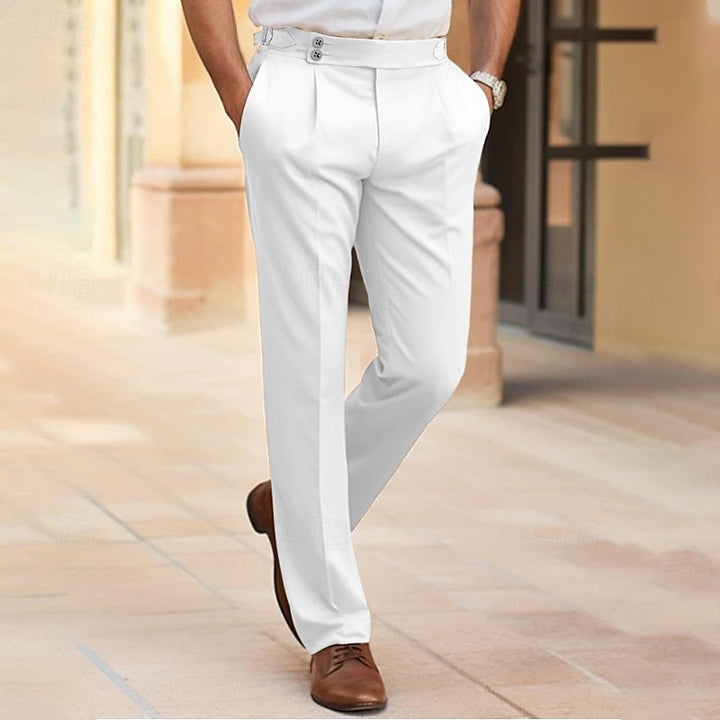 Pantalon de costume homme ajusté, élégant, tissu léger et respirant, idéal pour bureau ou soirée formelle.