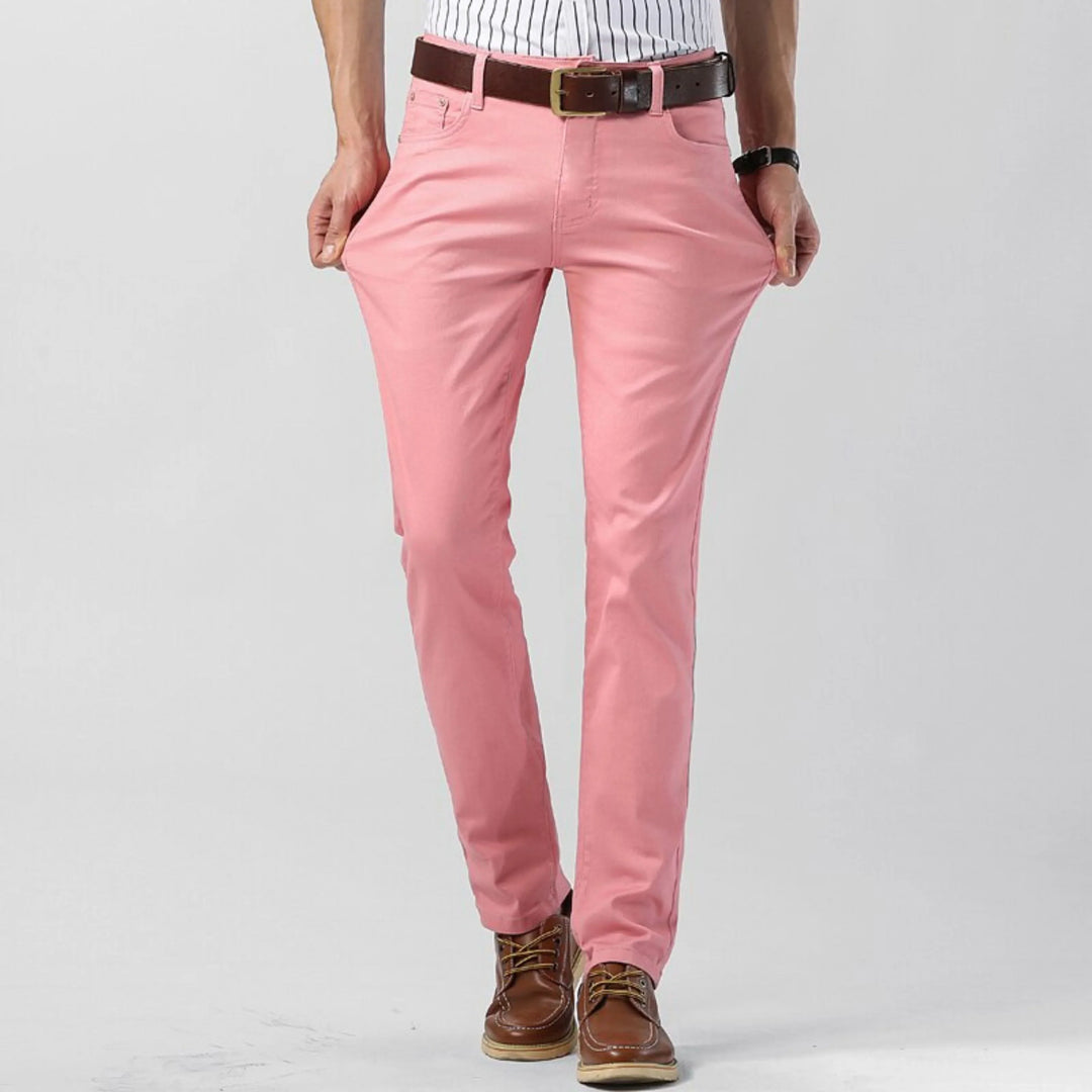 Pantalon décontracté homme stretch coupe droite, tissu extensible, couleur noire pour un style moderne et confort quotidien.