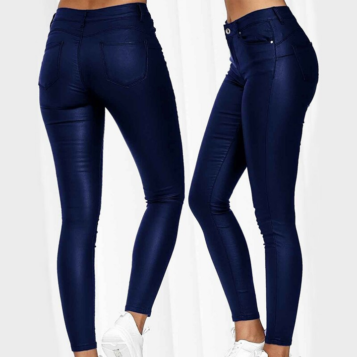 Mode femme: pantalon en cuir stretch noir, taille haute, confortable pour un style chic et actuel.