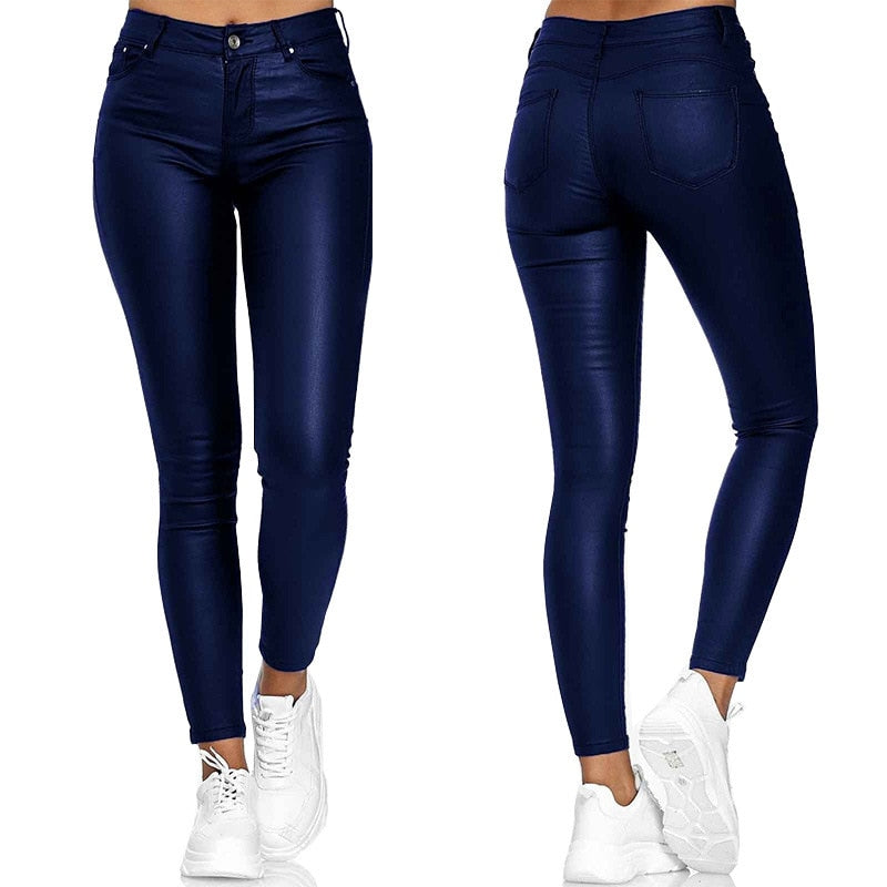 Simili cuir stretch noir: pantalon femme confortable et chic, parfait pour toute occasion.