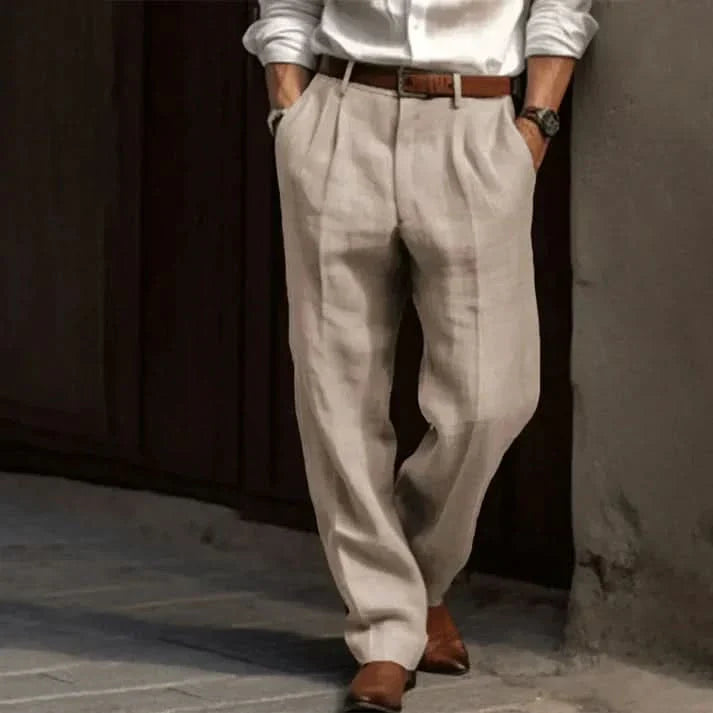 Pantalon en lin classique homme, léger, coupe décontractée, couleur neutre, idéal pour confort et style quotidien.