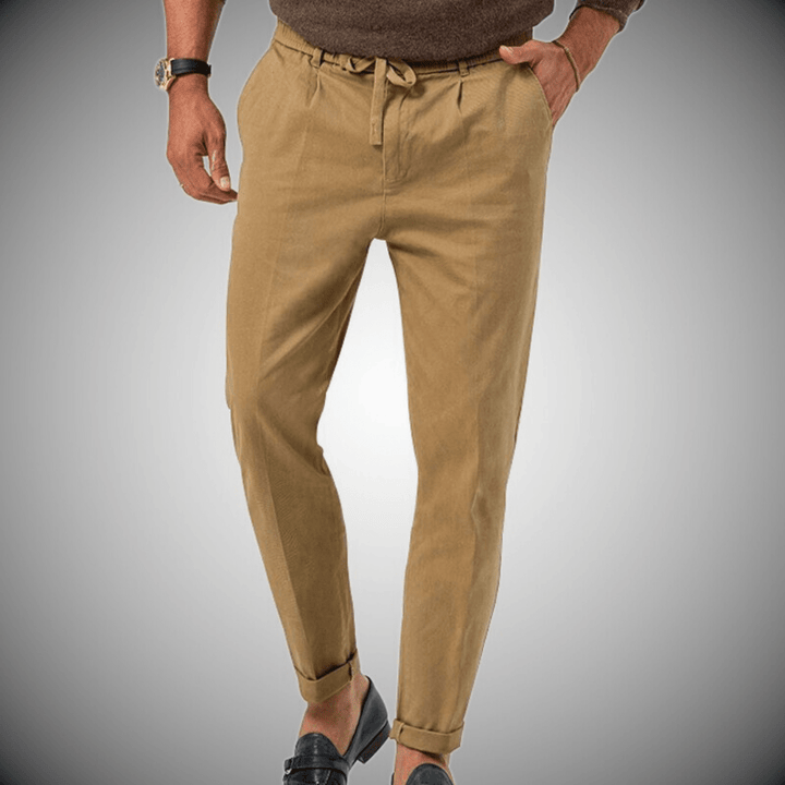 Pantalon en lin élégant et confortable pour homme, vue principale, tissu léger, idéal pour été et occasions formelles.