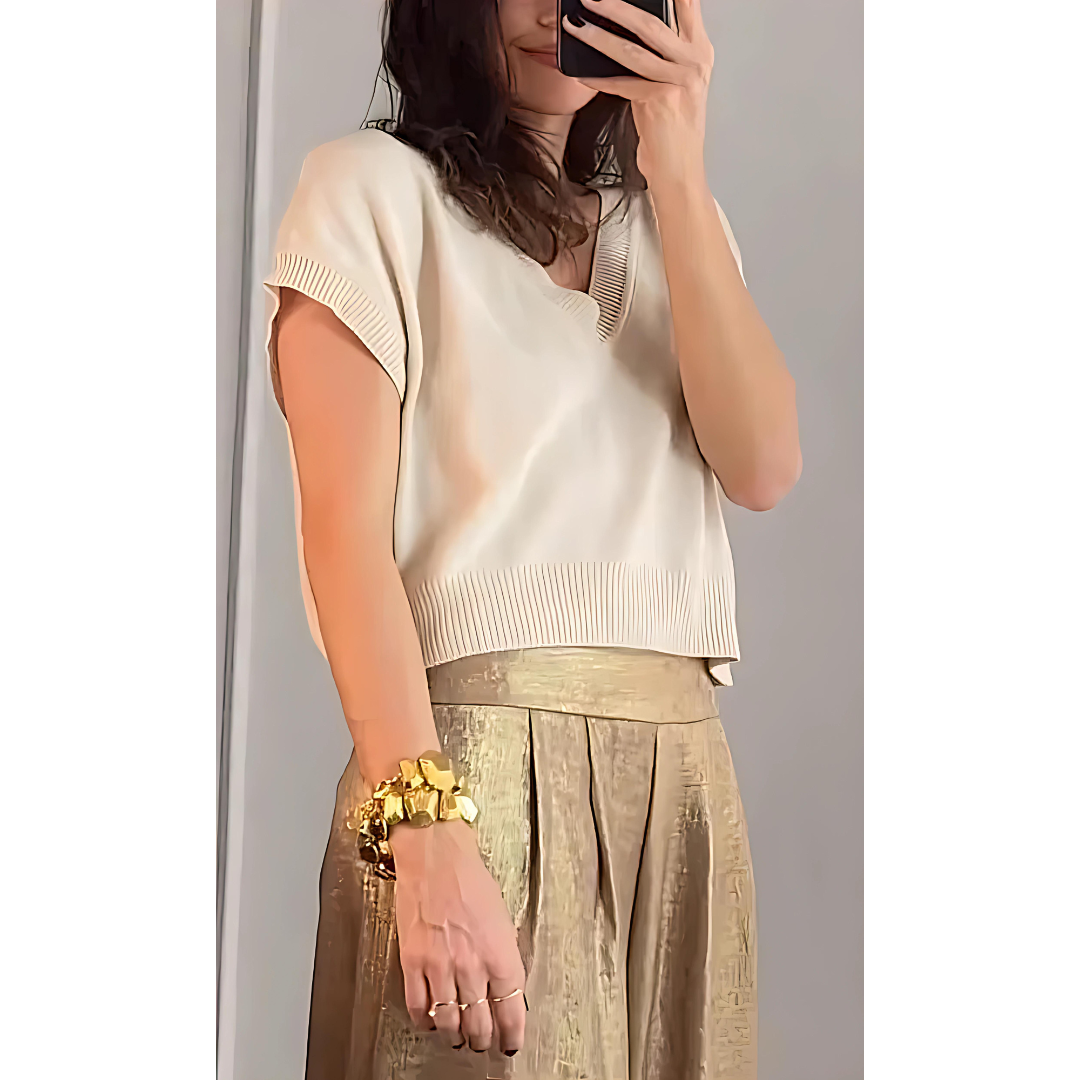 Pantalon élégant femme à taille haute, coupe fluide et large, idéal pour un look chic ou streetwear.