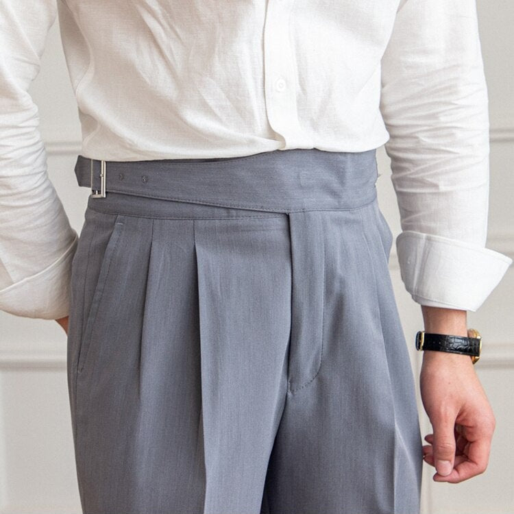 Pantalon Gurkha homme, coupe droite, taille haute, style rétro élégant.