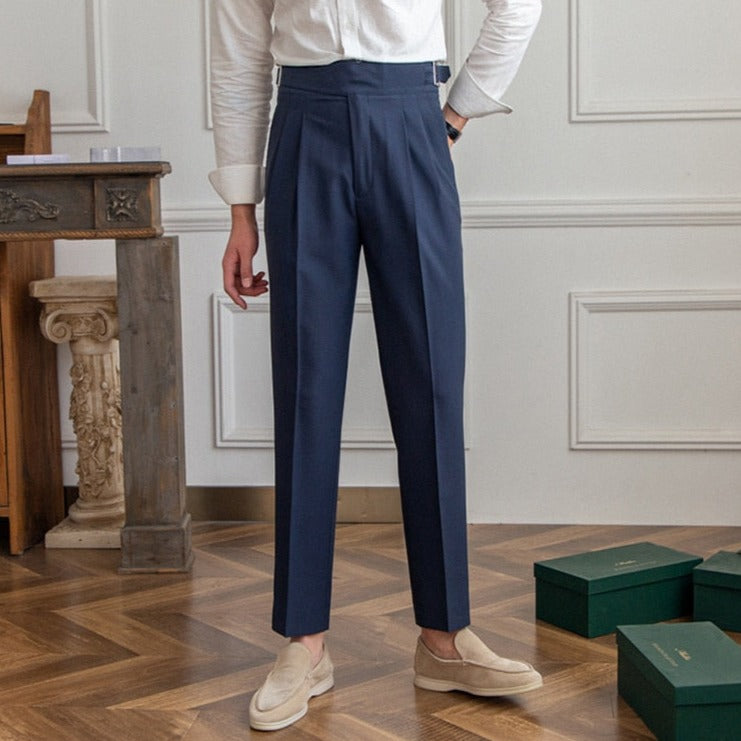 Pantalon Alboin chic et confortable pour homme, avec boucle distinctive, parfait pour un look stylé.