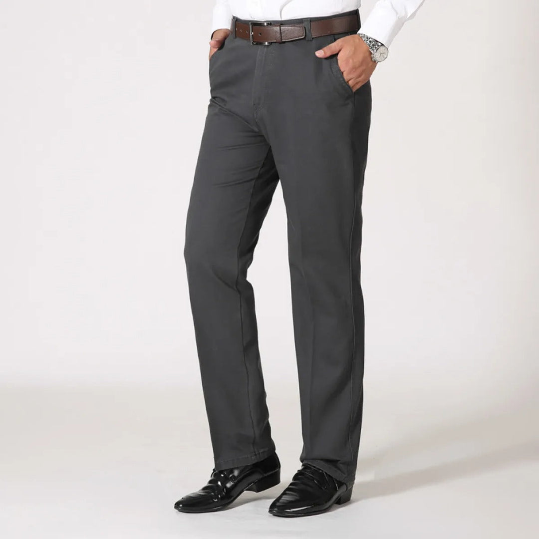 Pantalon habillé homme coupe droite noir, élégant et confortable pour le bureau ou les événements formels.