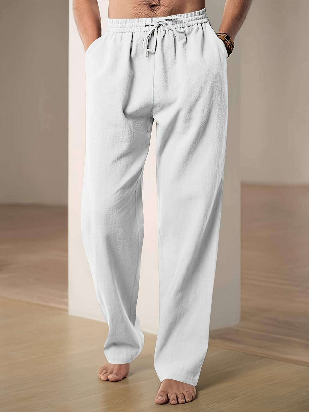 Pantalon homme confortable et respirant pour l'été. Idéal pour les journées chaudes et le style décontracté.