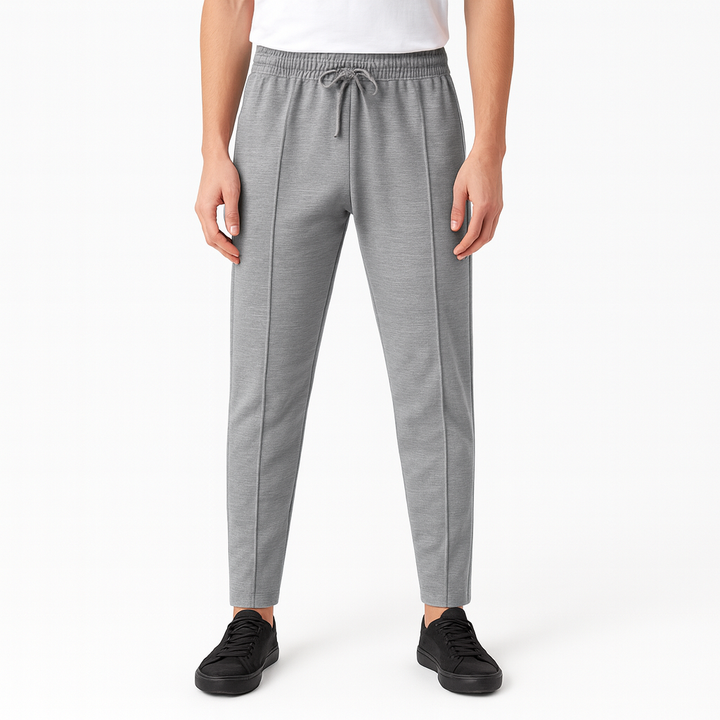 Pantalon confortable pour homme, idéal pour les loisirs et la mode masculine.