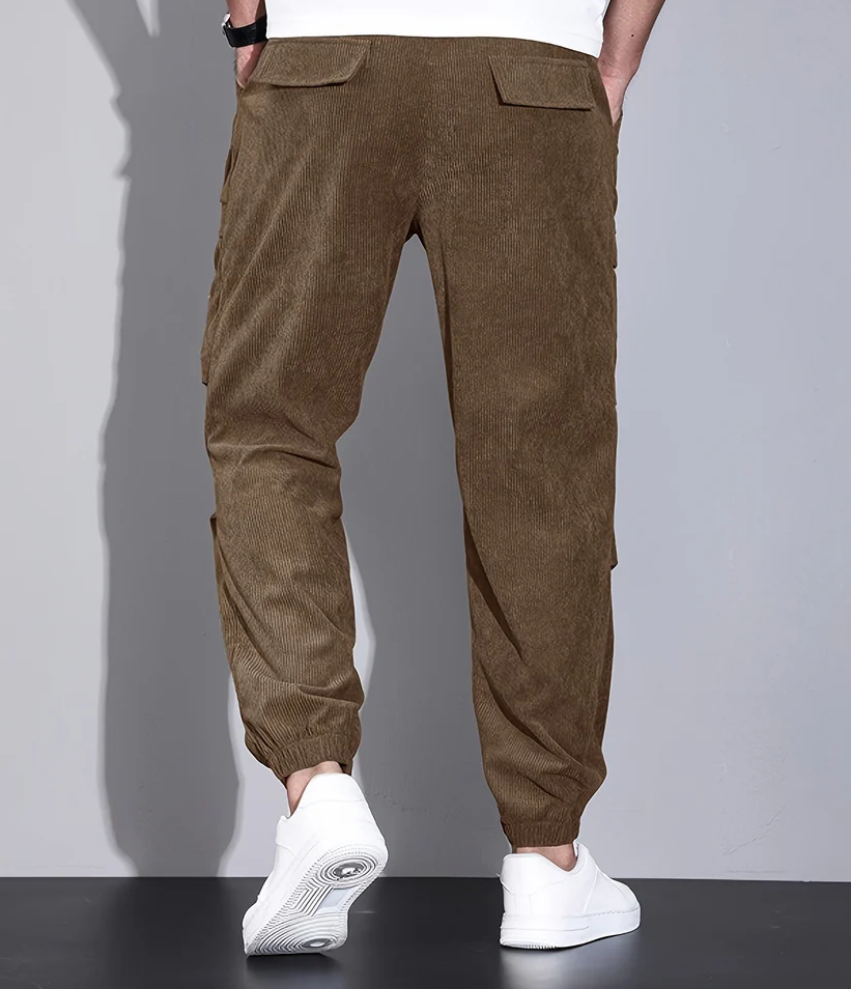 Pantalon homme chaud et confortable pour l'hiver. Style élégant décontracté, idéal pour une tenue hiver stylée.