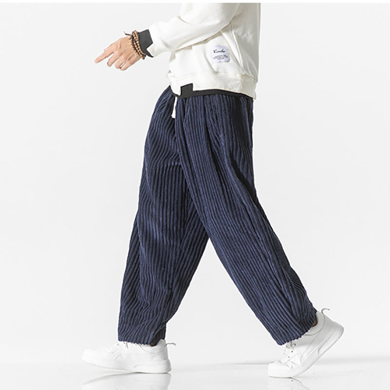Pantalon homme confortable pour loisir, style moderne et élégance urbaine. Idéal pour l'automne.