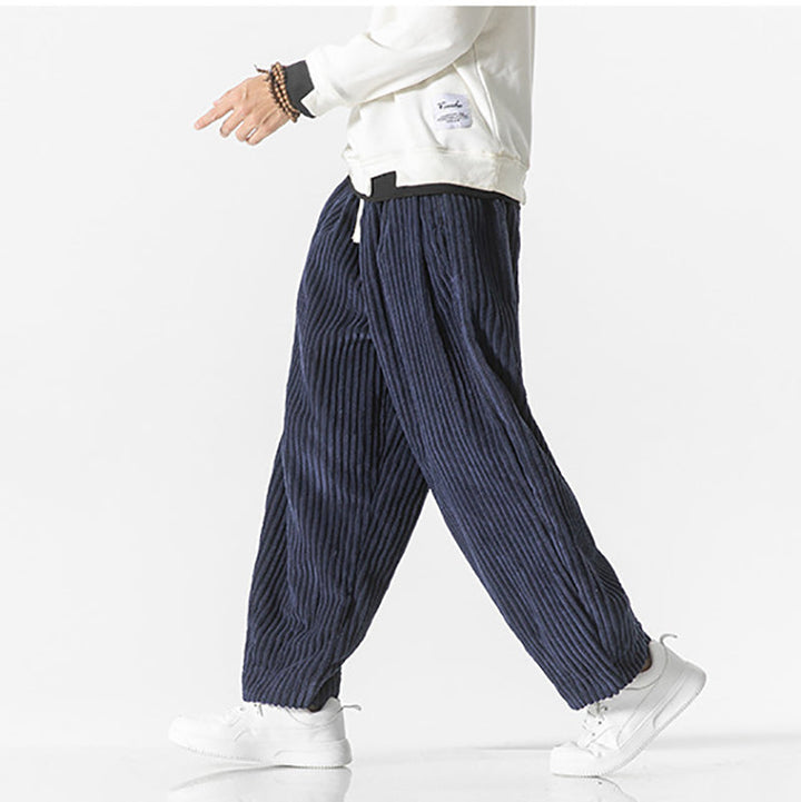 Pantalon homme confortable pour loisir, style moderne et élégance urbaine. Idéal pour l'automne.