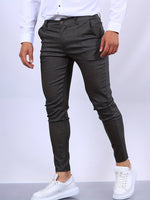 Gris foncé