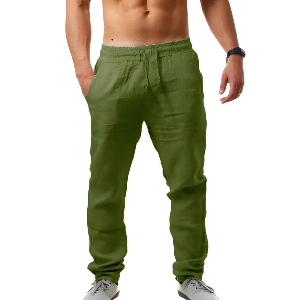Tenue décontractée homme avec pantalon jogger ample. Tissu léger, parfait pour un confort stylé au quotidien.