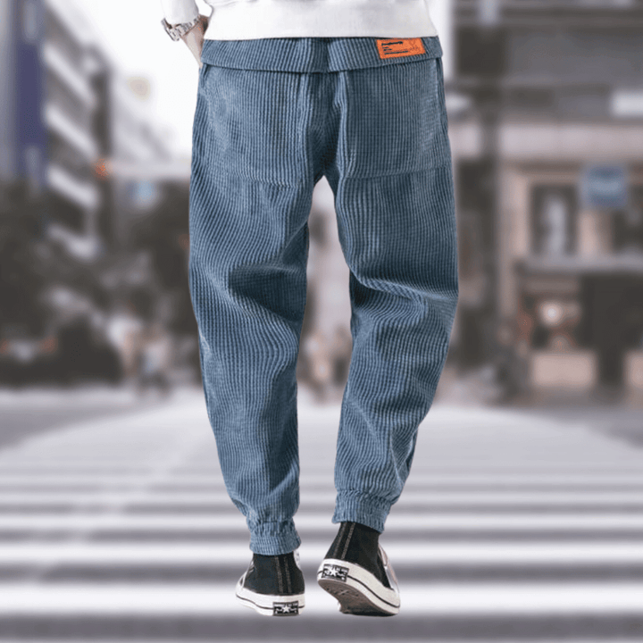 Pantalon velours côtelé homme, coupe jogger confortable, mode et élégant, un bas essentiel.