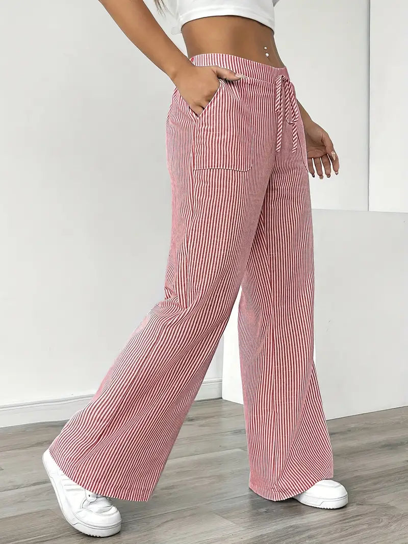 Pantalon d'été femme rayé avec poches, confortable et mode.