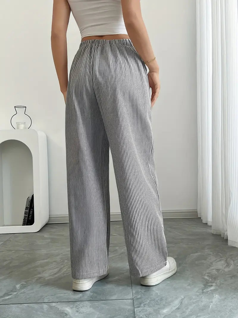 Style chic estival : pantalon large rayé femme, confortable.