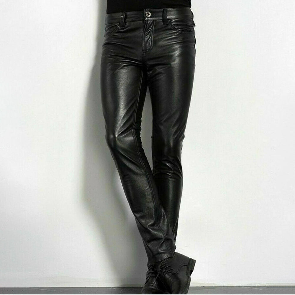 Pantalon slim en cuir, coupe ajustée.  Elégant et moderne, parfait pour toutes occasions.