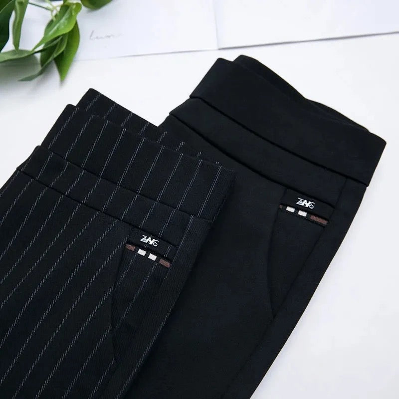 Pantalon femme moderne et confortable, idéal pour un look élégant et tendance au quotidien.