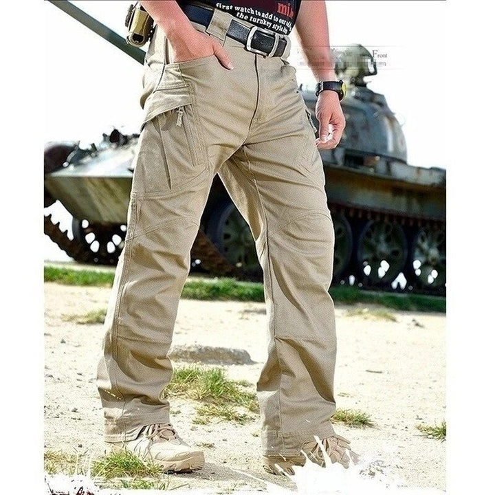 Pantalon tactique cargo homme, style moderne, stretch, robuste et imperméable, parfait pour mode et sport.