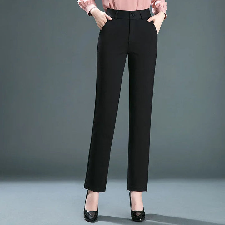 Pantalon tailleur femme, coupe élégante et confortable.  Modèle chic, idéal bureau ou soirée.