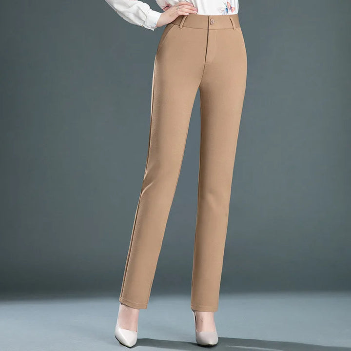 Pantalon tailleur femme, coupe élégante et confortable.  Modèle chic, idéal bureau ou soirée.