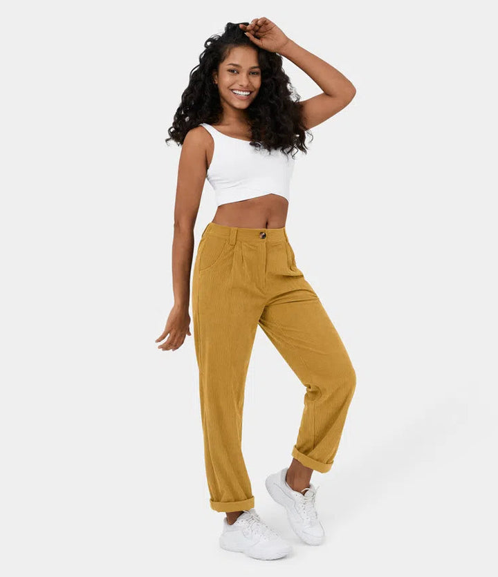 Pantalon velours côtelé femme, coupe flatteuse, taille mi-haute, style chic et confortable.