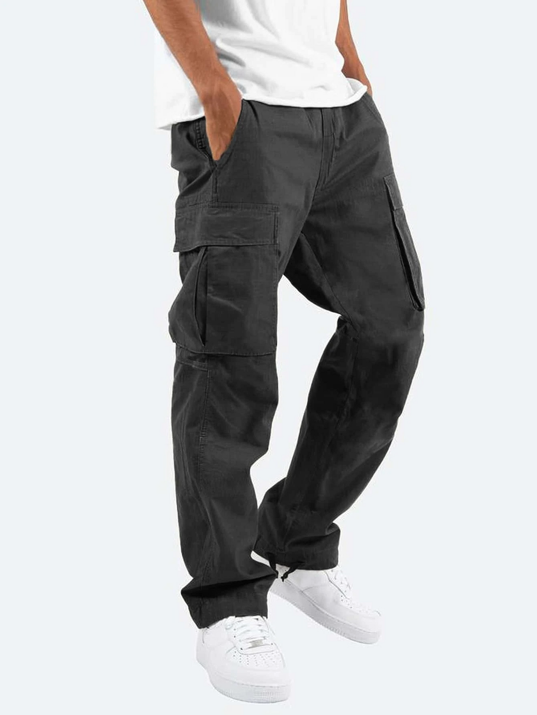 "Pantalons cargo noirs pour hommes avec poches multiples, coupe ample pour confort et style quotidien."