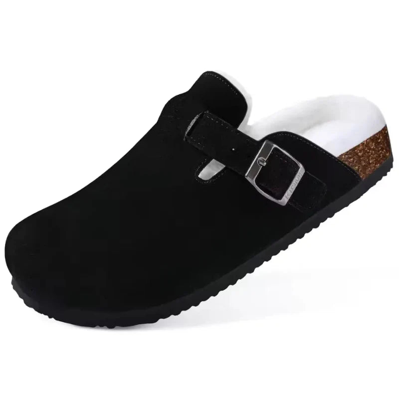 Pantoufles Boston douces et chaudes, style sabots fourrés pour un confort optimal en hiver.