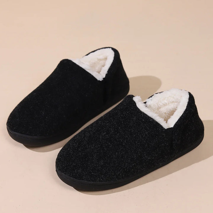 Pantoufles unisexe en fausse fourrure chaude, design douillet et confortable pour l'hiver.