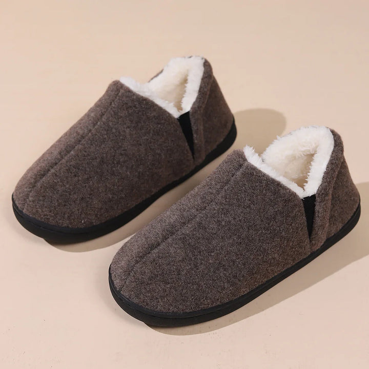 Nouvelles pantoufles en fourrure ultra-douces, tendance et chaudes pour un hiver confortable.