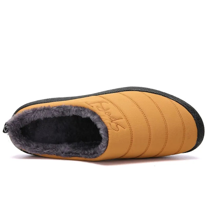 Pantoufles unisexe douillettes en peluche pour adultes, idéales pour garder les pieds au chaud tout l'hiver.