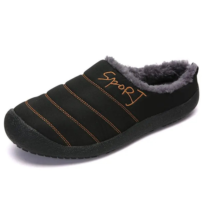 Chaussons d'hiver confortables et chauds en peluche, enveloppant les pieds d'une douceur agréable à la maison.