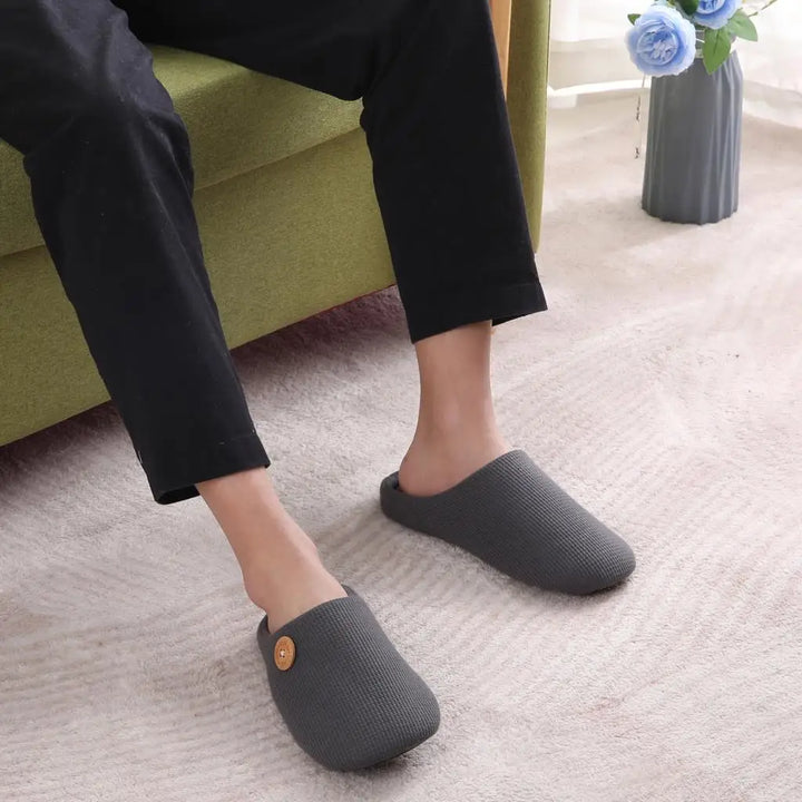 Chaussons confortables unisexes, style classique et douceur maximale pour l'intérieur.