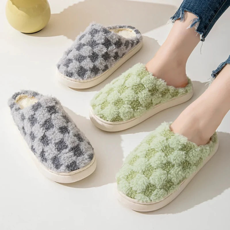 Chaussons d'hiver en coton doux, unisexe. Chauds, antidérapants pour un confort optimal à la maison.