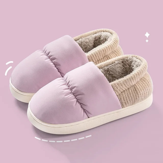 Pieds au chaud garanti avec ces pantoufles d'hiver en peluche douces, confortables et unisexes pour la maison.