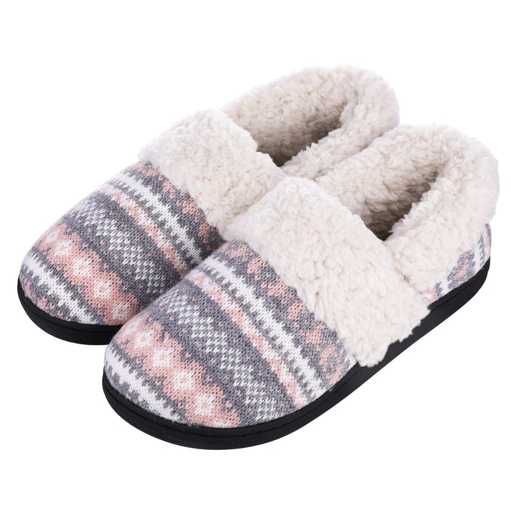 Paire de pantoufles douillettes tricotées pour hommes et femmes, idéales pour pieds chauds.