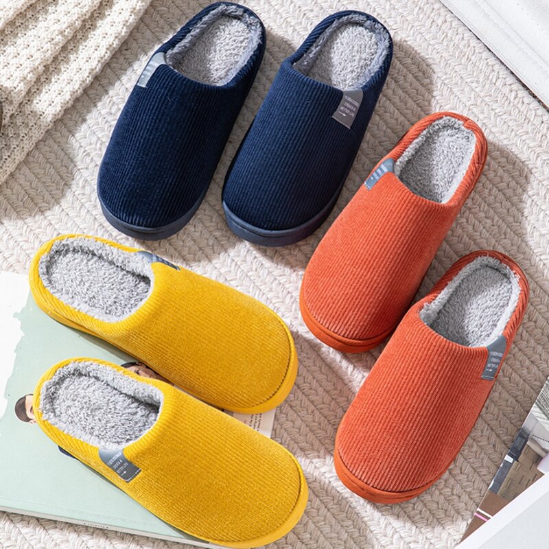 Chaussons de maison en coton super doux et chauds, conçus pour le confort hivernal des hommes et femmes.