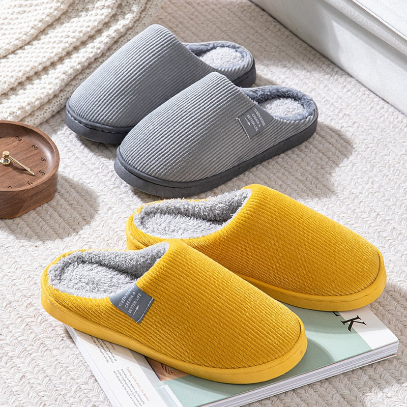 Pantoufles confortables et chaudes, en coton premium, parfaites comme chaussons d'hiver antidérapants pour tous.