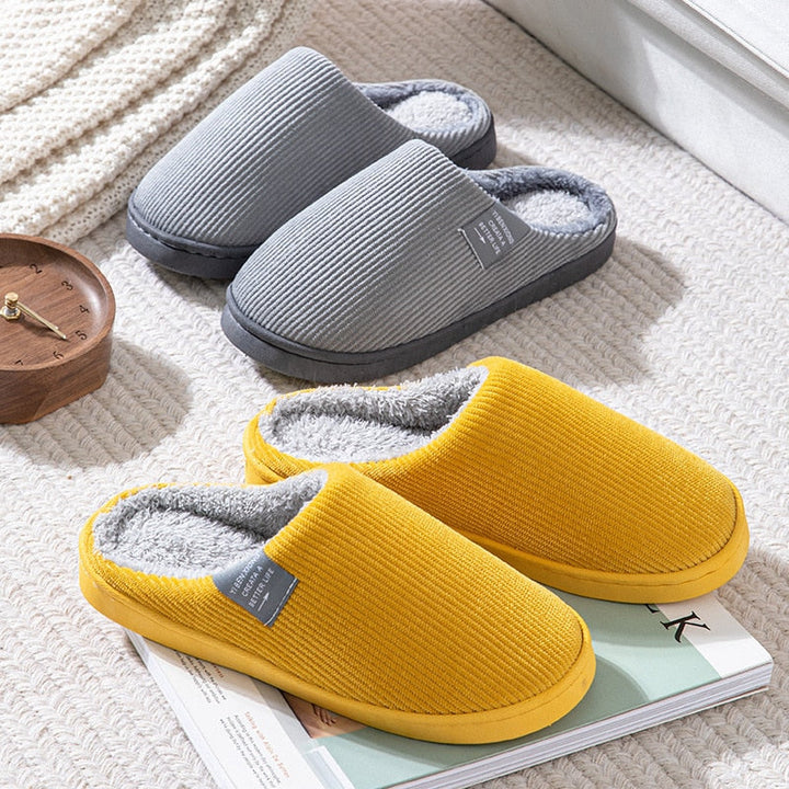 Pantoufles confortables et chaudes, en coton premium, parfaites comme chaussons d'hiver antidérapants pour tous.