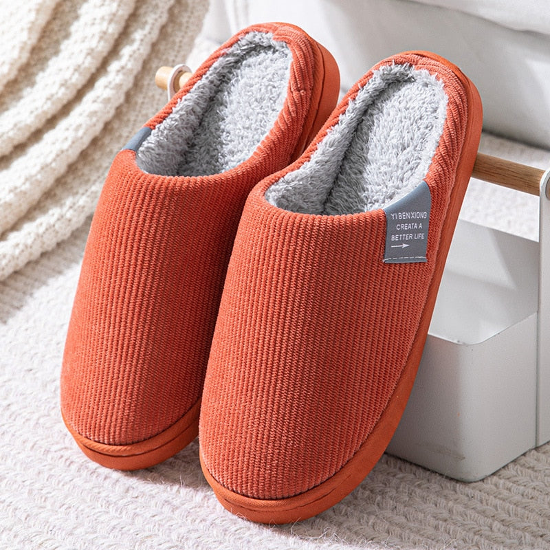 Pantoufles confortables et douces en coton pour l'hiver, modèle unisexe, parfaites pour se détendre à la maison.